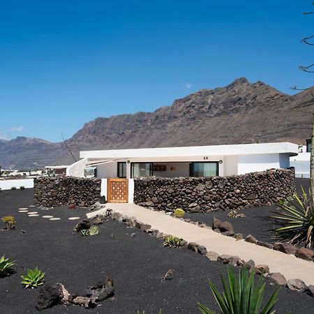 Lanzarote Famara Beach Bungalow エクステリア 写真