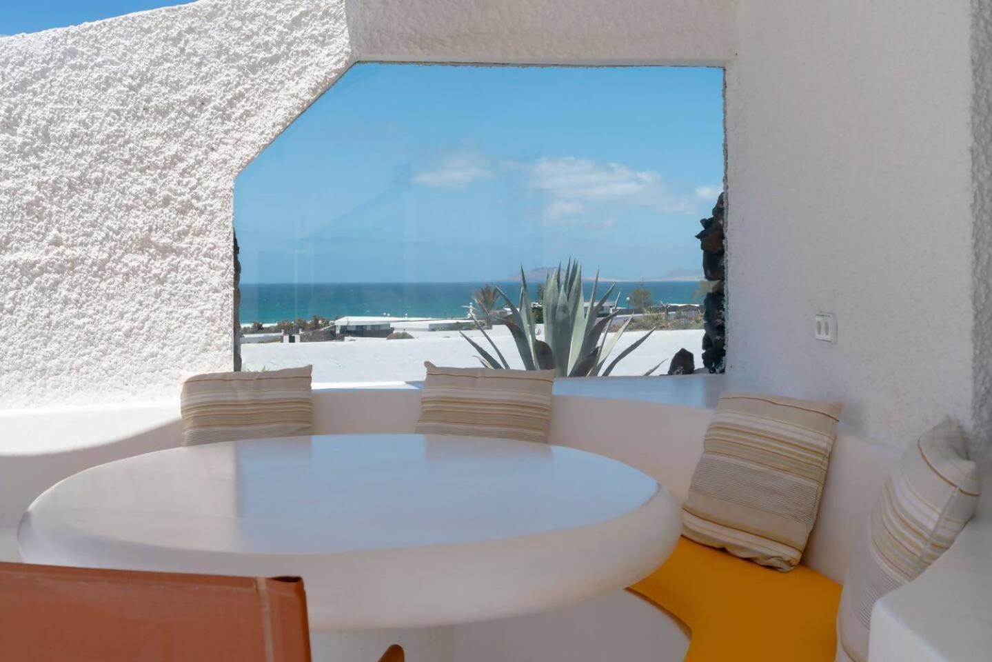 Lanzarote Famara Beach Bungalow エクステリア 写真
